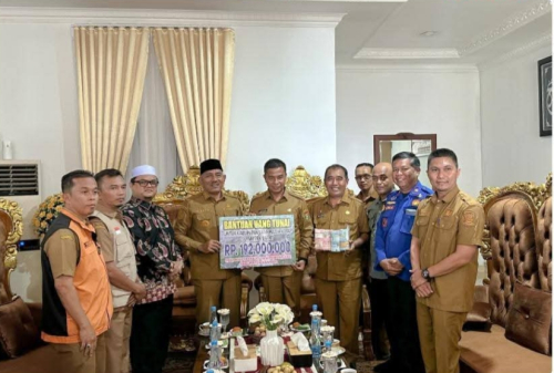 Ahmad Yuzar Pimpin Penyerahan Bantuan Korban Bencana di Lima Puluh Kota