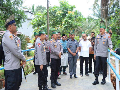 Zulfikar Apresiasi Gerak Cepat Polda Riau Bangun Jembatan Darurat