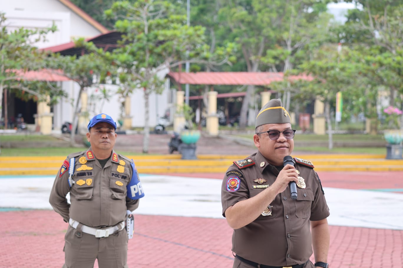 Kasatpol PP Kampar Pastikan Kesiapan Marching Band dan Pasukan Kehormatan HUT ke-76
